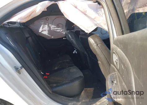 2015 Chevrolet Malibu 2Lt z USA, uszkodzony, nr VIN 1G11D5SL5FU152377